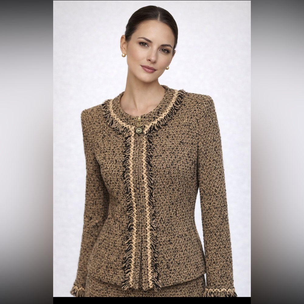 St. John Suit Set 2 piece Elegant knit Jacket skirt NWT boucle black camel - Picture 13 of 17